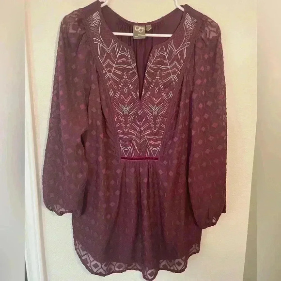 Anthropologie One September Madiran Sequin
Blouse Tunic Maroon Size Medium - Picture 2 of 9